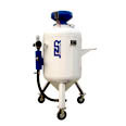 高壓型噴砂機適用于曠野開放噴砂作業(yè)，應用于鋼結構工件的氧化皮、銹皮、漆皮處理工作，該設備高效噴砂處理性能